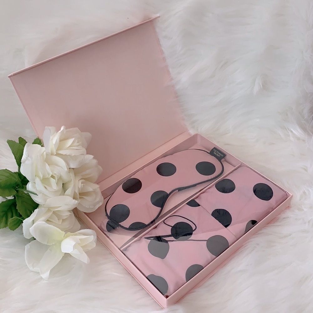Victoria's SECRET Satin Pillowcase & Eye Mask Set